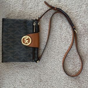 michael kors crossbody purse
